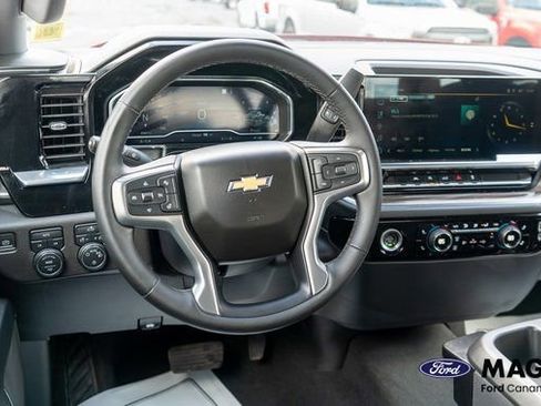 Used 2023 Chevrolet Silverado 1500 LT AWD/4WD image 13