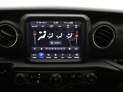 Used 2023 Jeep Wrangler Sahara w/ Cold Weather Group image 21