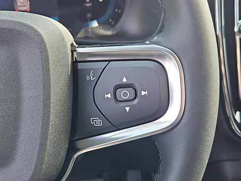 New 2025 Volvo XC40 B5 Plus w/ Protection Package Premier image 17