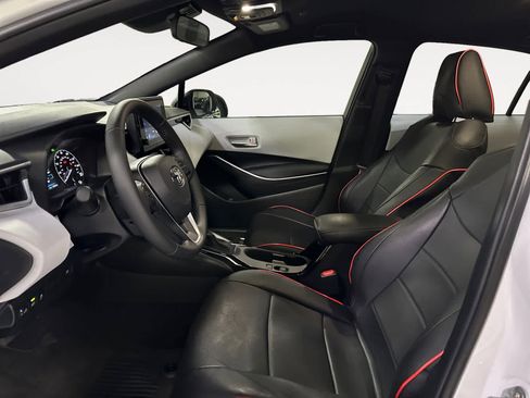 Used 2025 Toyota Corolla SE image 14