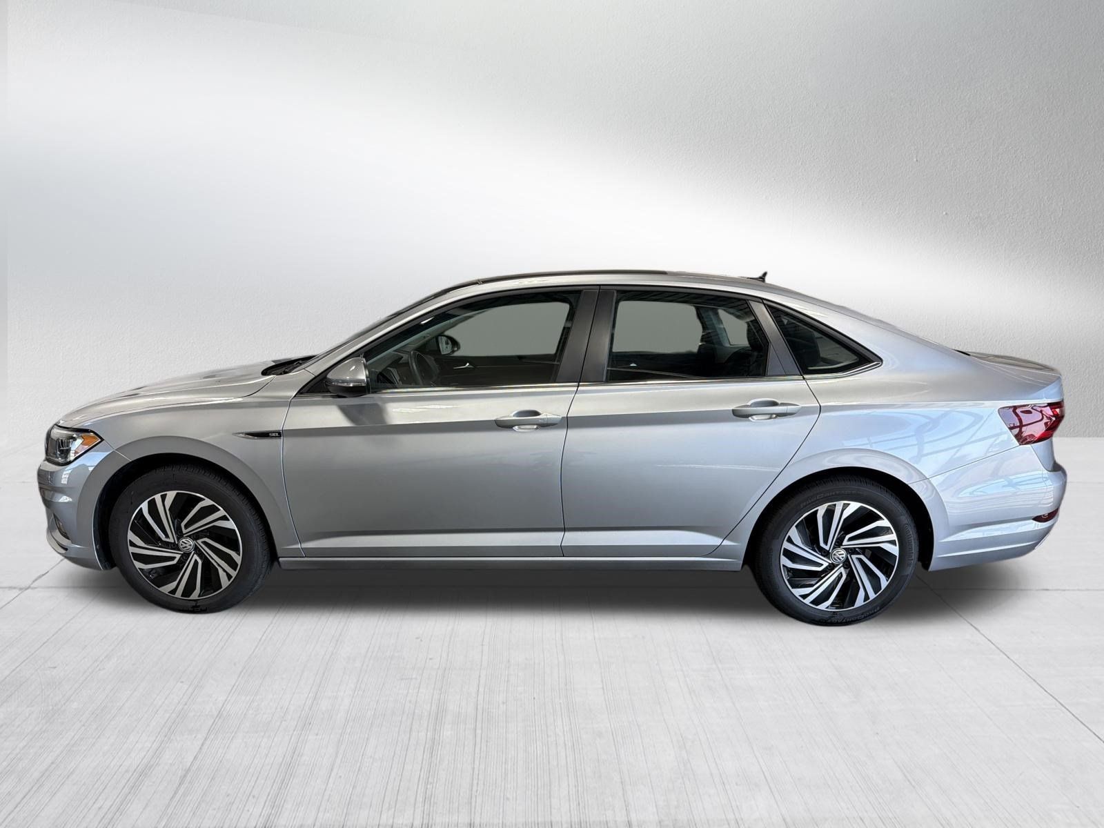 Used 2020 Volkswagen Jetta SEL Premium FWD image 4