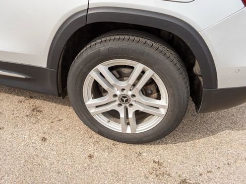 Used 2023 Mercedes-Benz GLB 250 4MATIC image 11