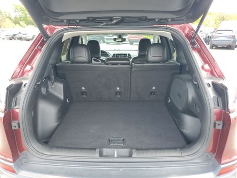 Used 2019 Jeep Cherokee Limited FWD image 33