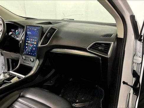 Used 2022 Ford Edge SEL w/ Convenience Package image 16