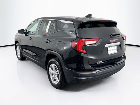 Used 2024 GMC Terrain SLE image 2