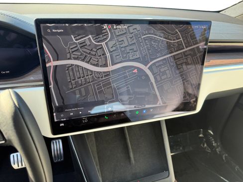 Used 2022 Tesla Model X Base image 12