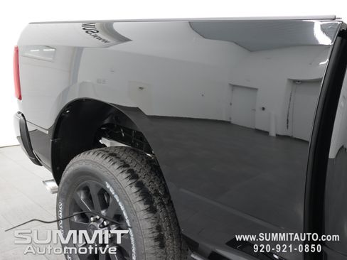 New 2026 RAM 3500 Big Horn AWD/4WD image 31