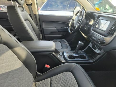 Used 2019 Chevrolet Colorado Z71 image 2