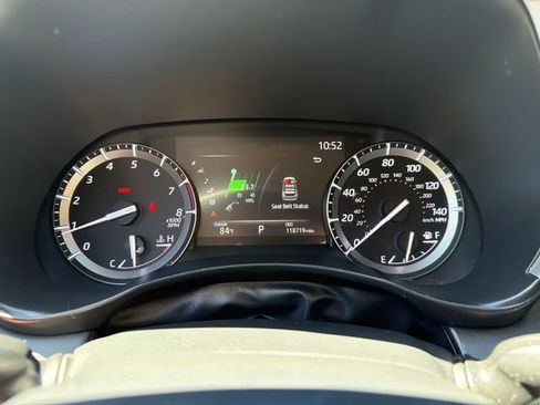 Used 2020 Toyota Highlander XLE AWD/4WD image 28