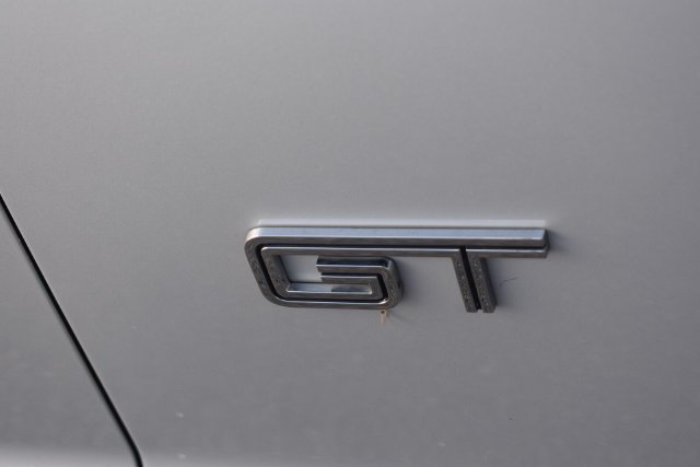 Used 2005 Ford Mustang GT Premium RWD image 12