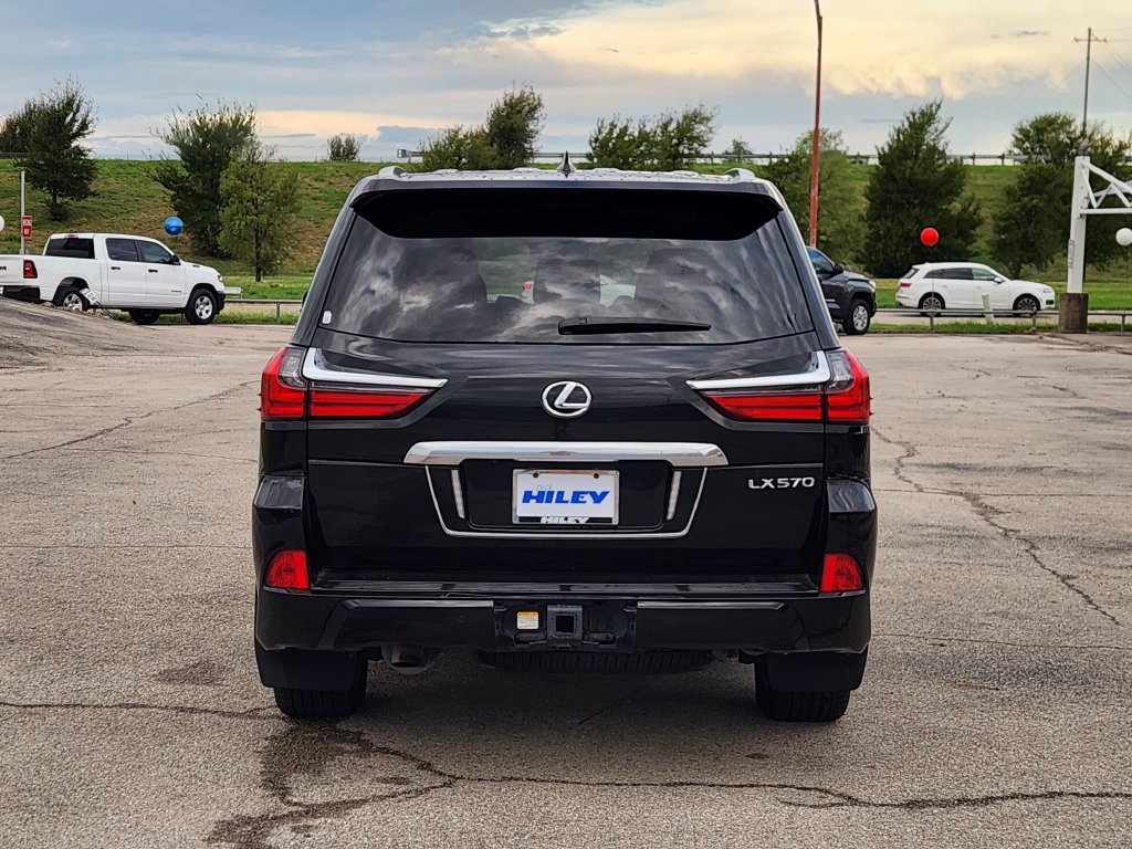 Used 2020 Lexus LX 570 4WD w/ Luxury Package image 6