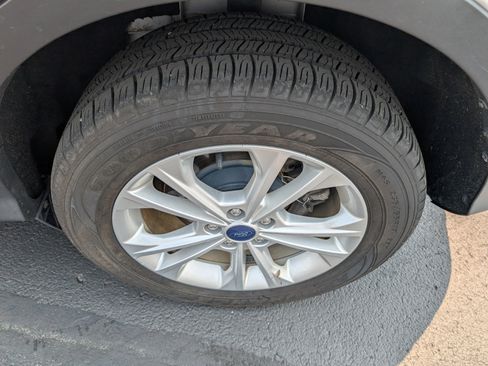 Used 2017 Ford Escape SE image 10