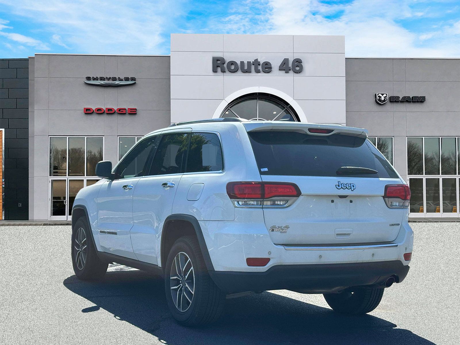 Used 2020 Jeep Grand Cherokee Limited w/ Luxury Group II AWD/4WD image 4
