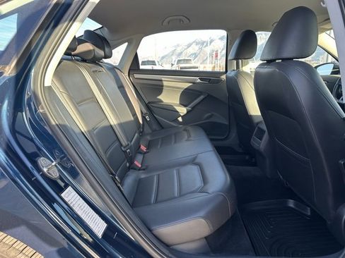 Used 2018 Volkswagen Passat 2.0T R-Line image 14