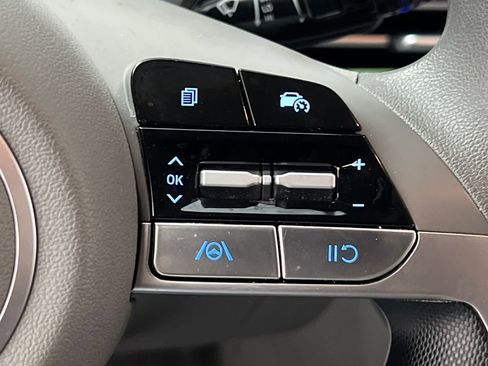 Used 2024 Hyundai Elantra SEL image 38