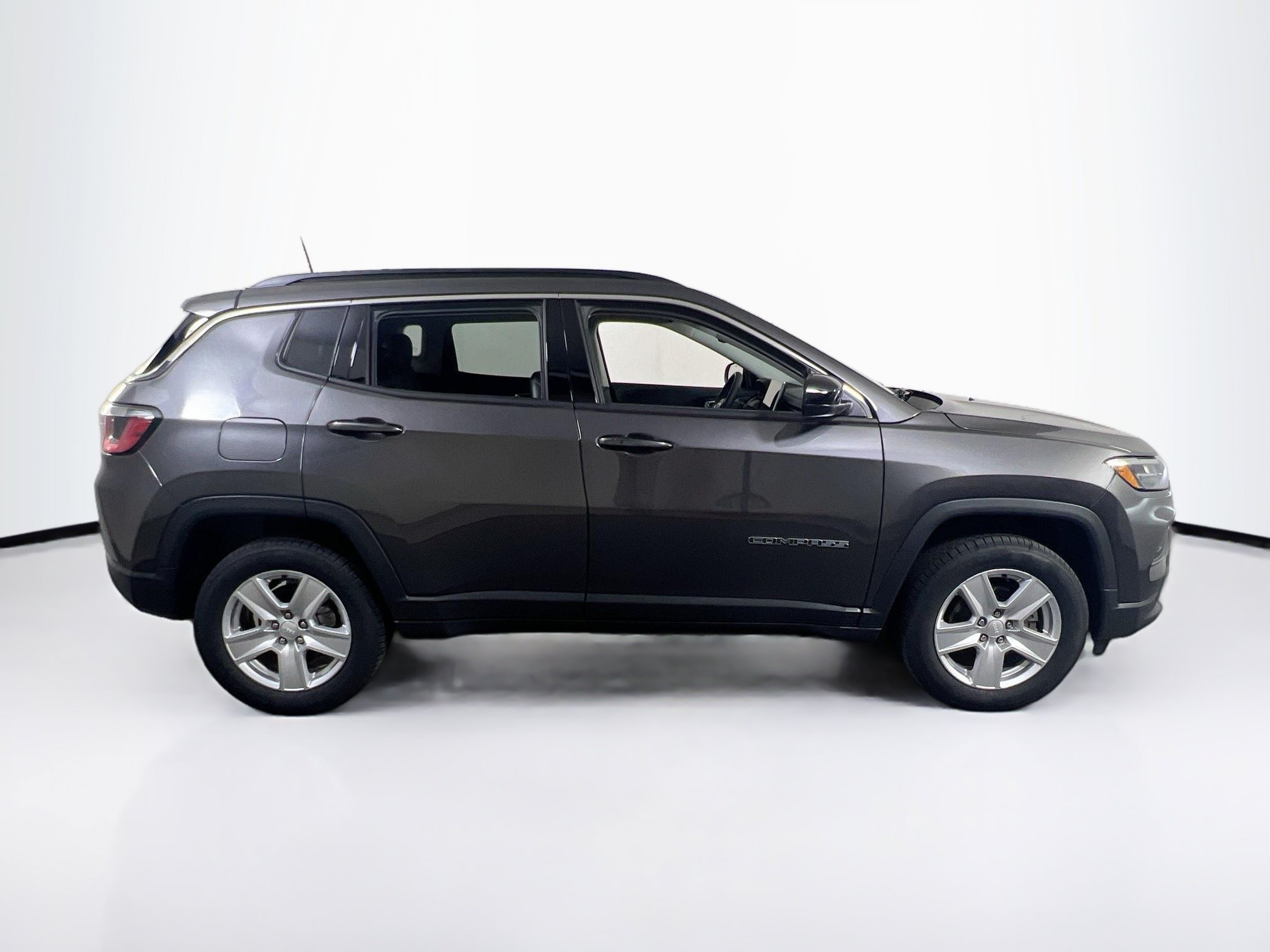 Used 2022 Jeep Compass Latitude AWD/4WD image 4