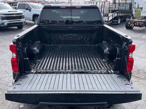 Used 2024 Chevrolet Silverado 1500 LT image 4