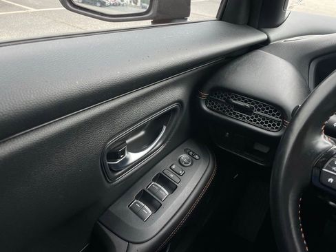 Certified 2025 Honda HR-V Sport image 22