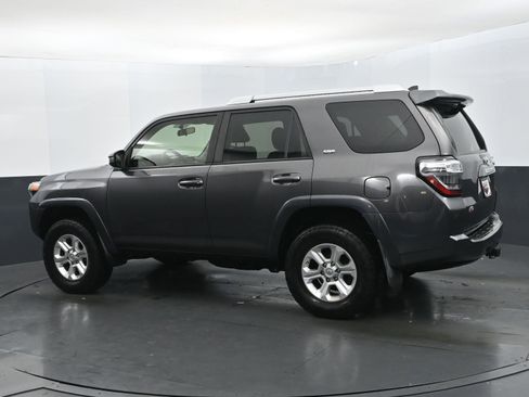 Used 2017 Toyota 4Runner SR5 image 3