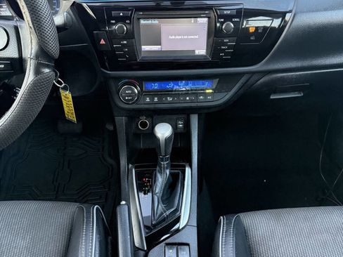 Used 2015 Toyota Corolla LE image 15