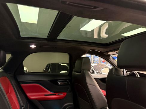 Used 2019 Jaguar F-PACE R-Sport image 24