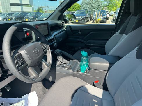 Used 2026 Toyota Tacoma TRD Sport AWD/4WD image 11