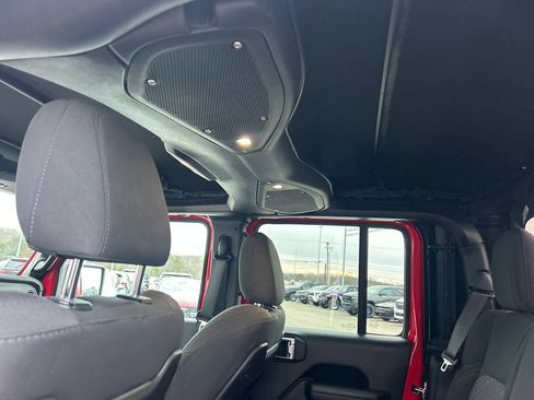 Used 2024 Jeep Gladiator Mojave w/ Convenience Group AWD/4WD image 43