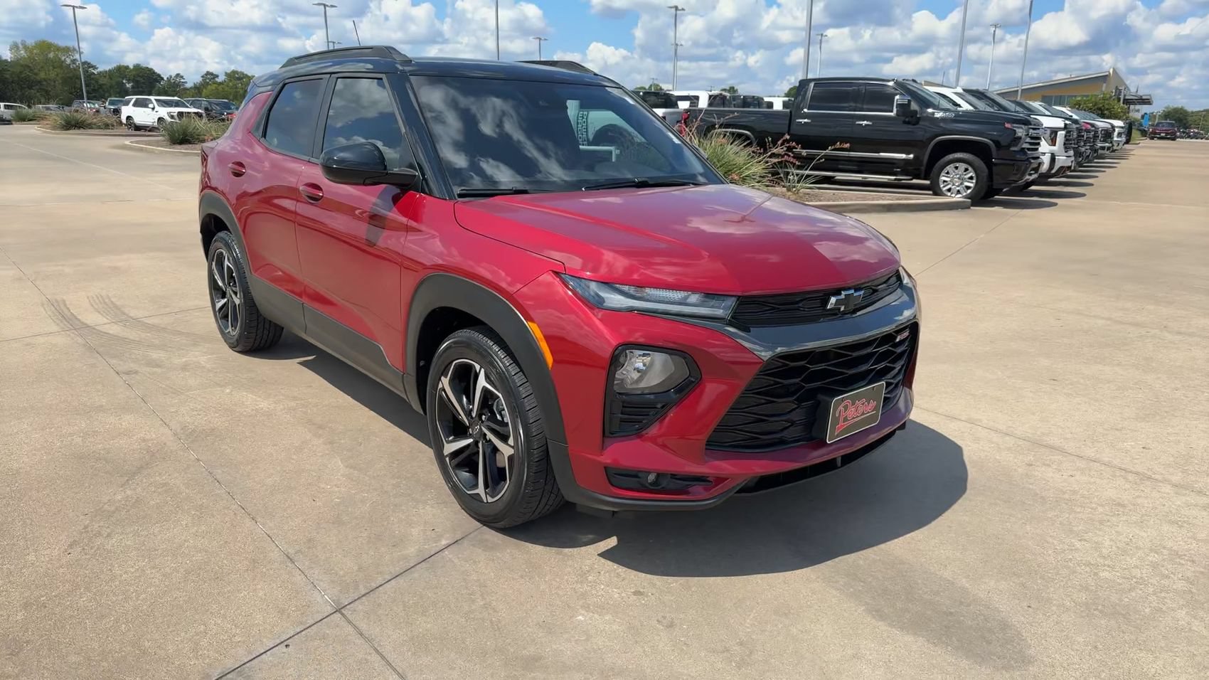 Used 2021 Chevrolet TrailBlazer RS w/ Technology Package FWD image 3
