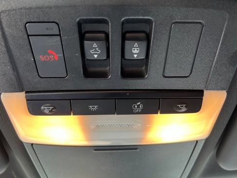Used 2023 Mitsubishi Outlander SEL AWD/4WD image 28