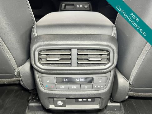 Used 2025 Honda Pilot Elite image 21