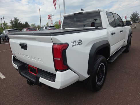 Used 2024 Toyota Tacoma TRD Off-Road AWD/4WD image 3