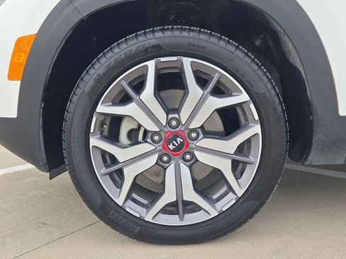 Used 2021 Kia Seltos SX w/ SX Sunroof Package image 13