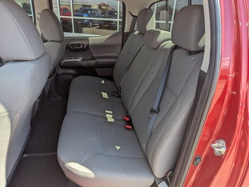 Used 2020 Toyota Tacoma SR5 AWD/4WD image 23