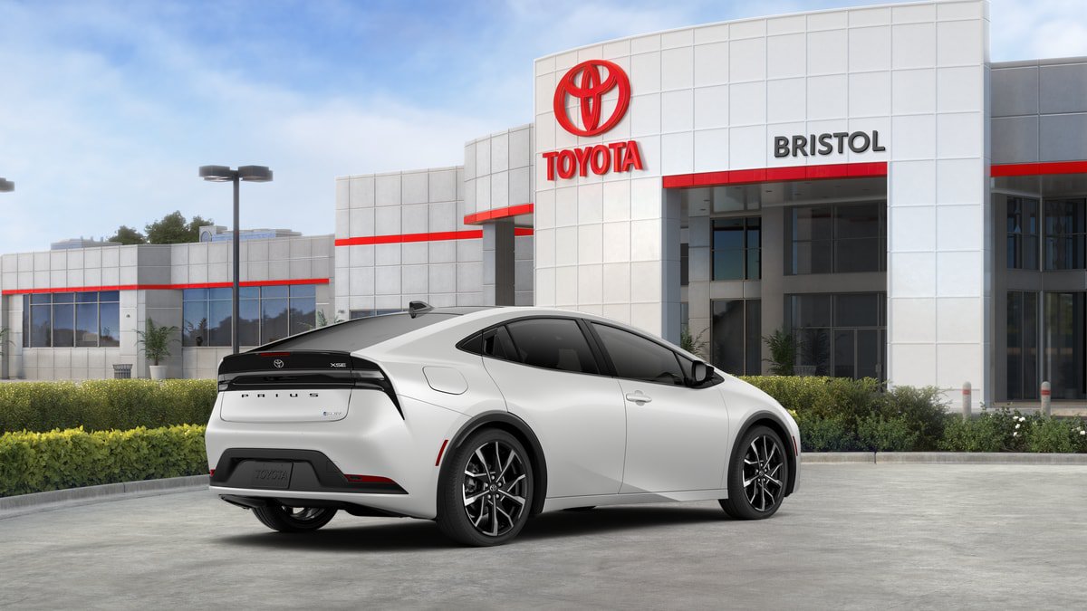New 2027 Toyota Prius Plug-In Hybrid w/ Limited Premium Package FWD image 10