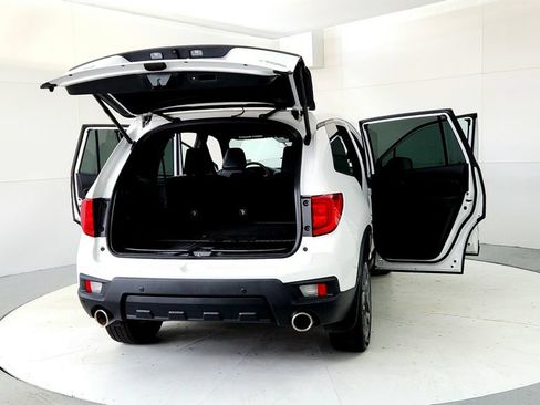 Used 2023 Honda Passport EX-L image 11
