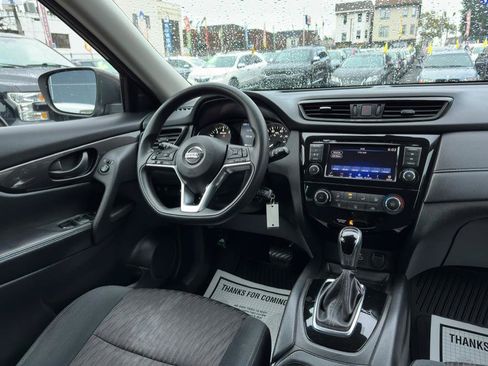 Used 2019 Nissan Rogue S FWD image 18