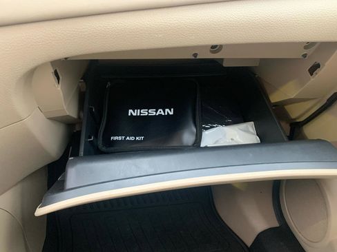 Used 2019 Nissan Rogue SL w/ Premium Package image 23