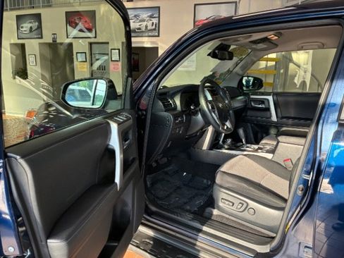 Used 2020 Toyota 4Runner SR5 image 17