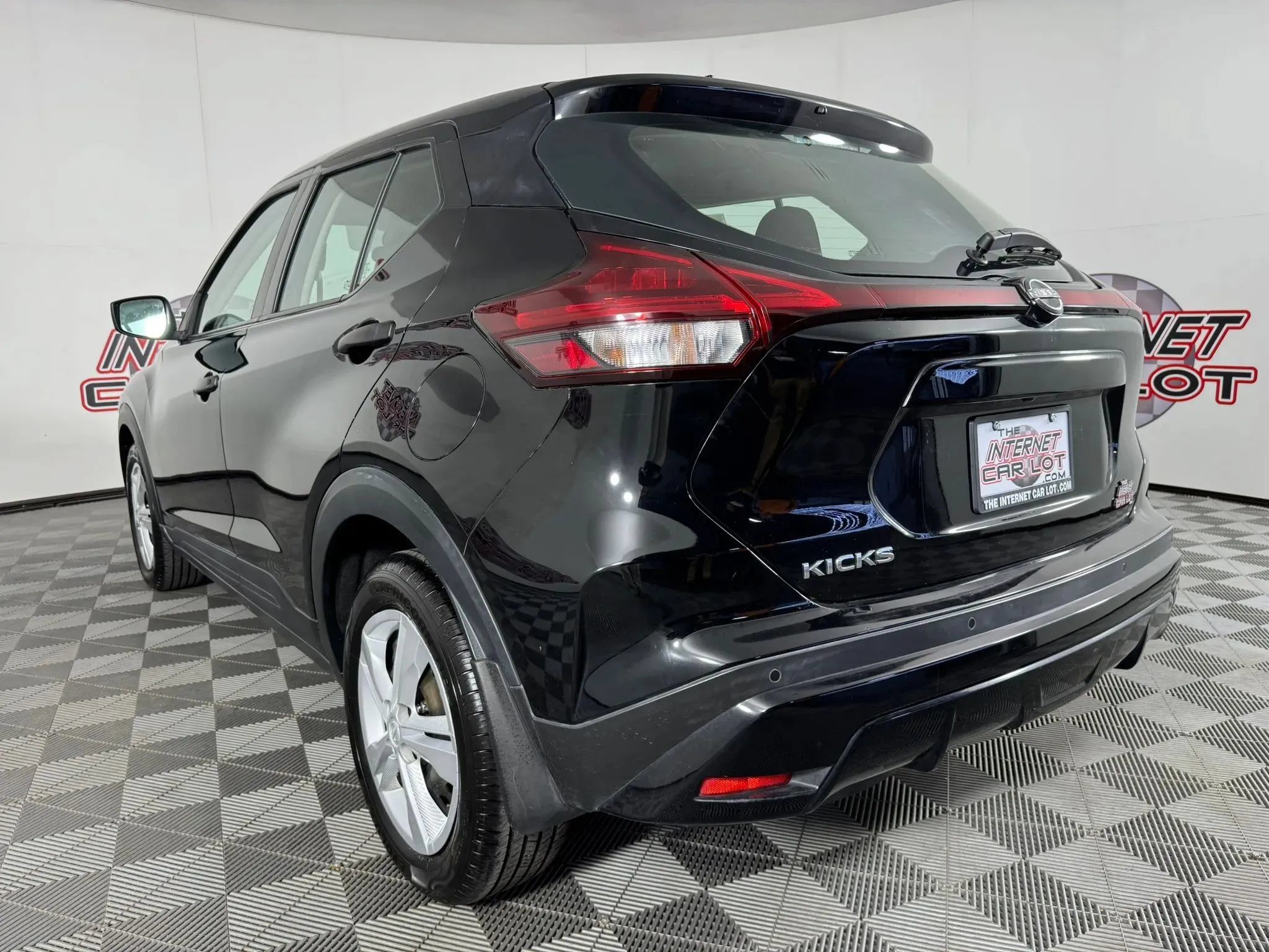 Used 2022 Nissan Kicks S FWD image 26