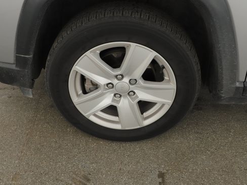 Used 2022 Jeep Compass Latitude FWD image 4