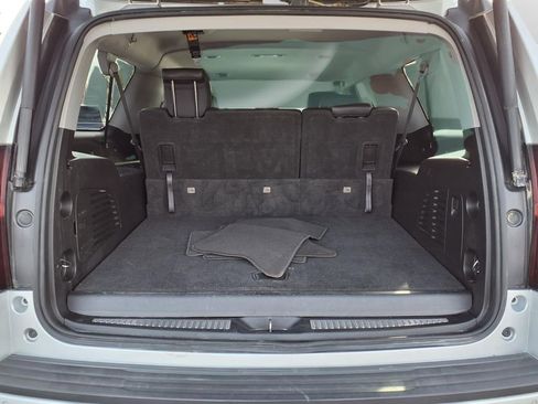 Used 2018 Chevrolet Suburban LT image 27