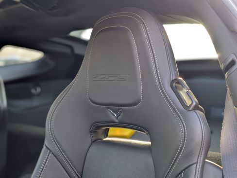 Used 2016 Chevrolet Corvette Z06 w/ 2LZ Preferred Equipment Group image 45