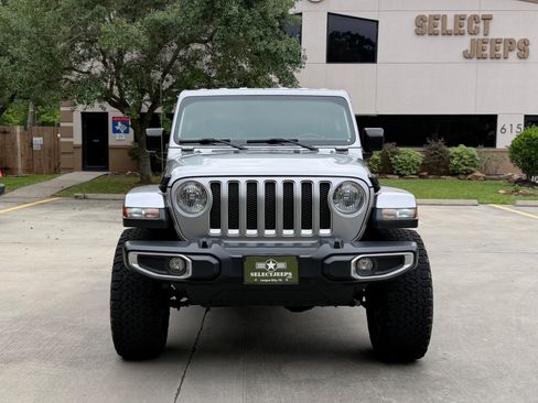 Used 2018 Jeep Wrangler Unlimited Sahara AWD/4WD image 2