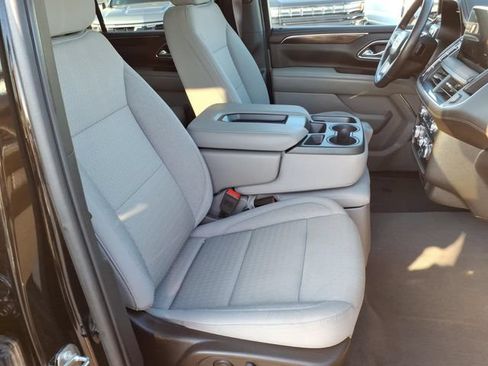 Used 2022 GMC Yukon XL SLE w/ Gmc Pro Safety Plus Package AWD/4WD image 25