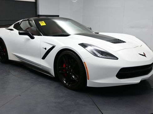 Used 2016 Chevrolet Corvette Stingray Coupe w/ Carbon Flash Badge Package RWD image 2
