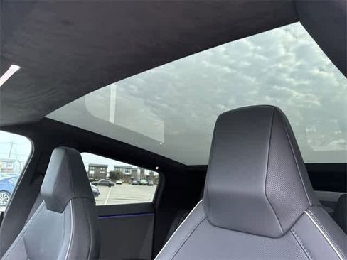 Used 2025 Tesla Cybertruck AWD Crew Cab image 19