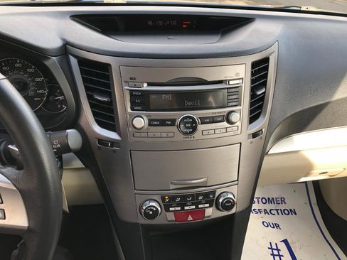 Used 2010 Subaru Outback 2.5i Premium image 17