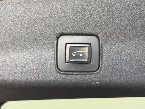 Used 2022 Chevrolet TrailBlazer RS w/ Sun and Liftgate Package AWD/4WD image 15