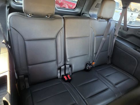 Used 2021 Chevrolet Suburban Z71 AWD/4WD image 16