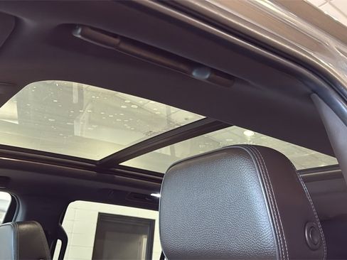 Used 2021 GMC Yukon Denali w/ Denali Premium Package image 26